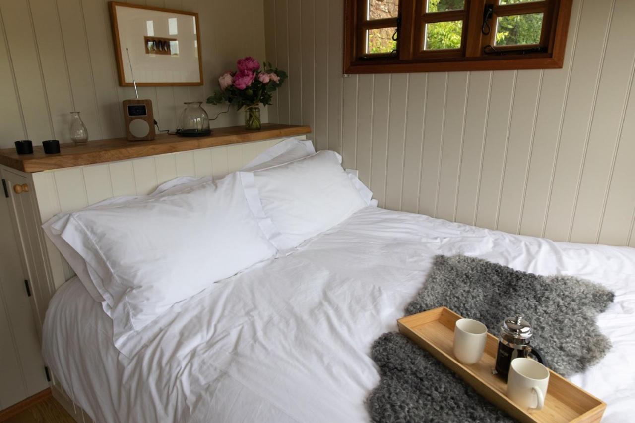 Luxury, Rural Shepherds Hut With Hot Tub Nr Bath Bristol Buitenkant foto