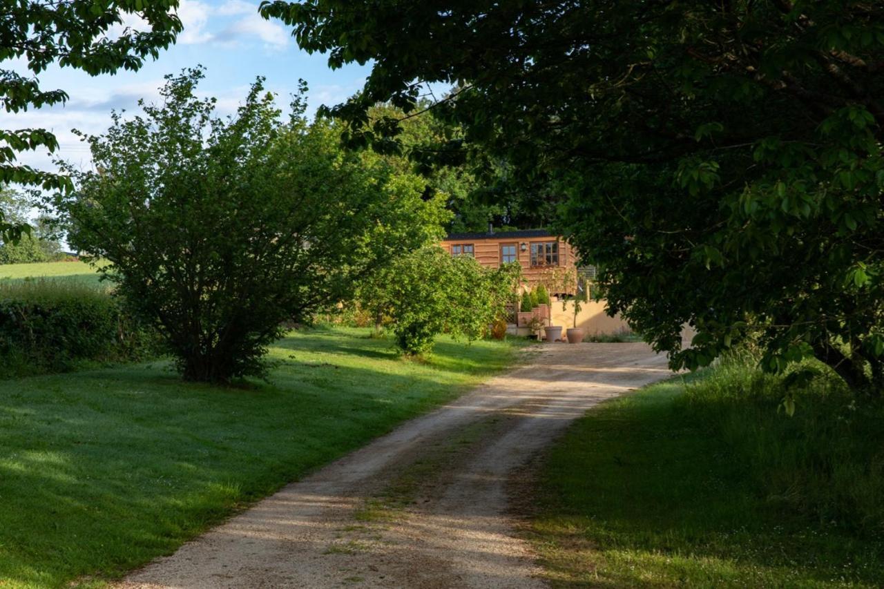 Luxury, Rural Shepherds Hut With Hot Tub Nr Bath Bristol Buitenkant foto